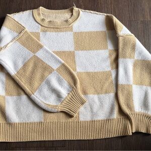 Checkered Beige and White Woman’s Sweater